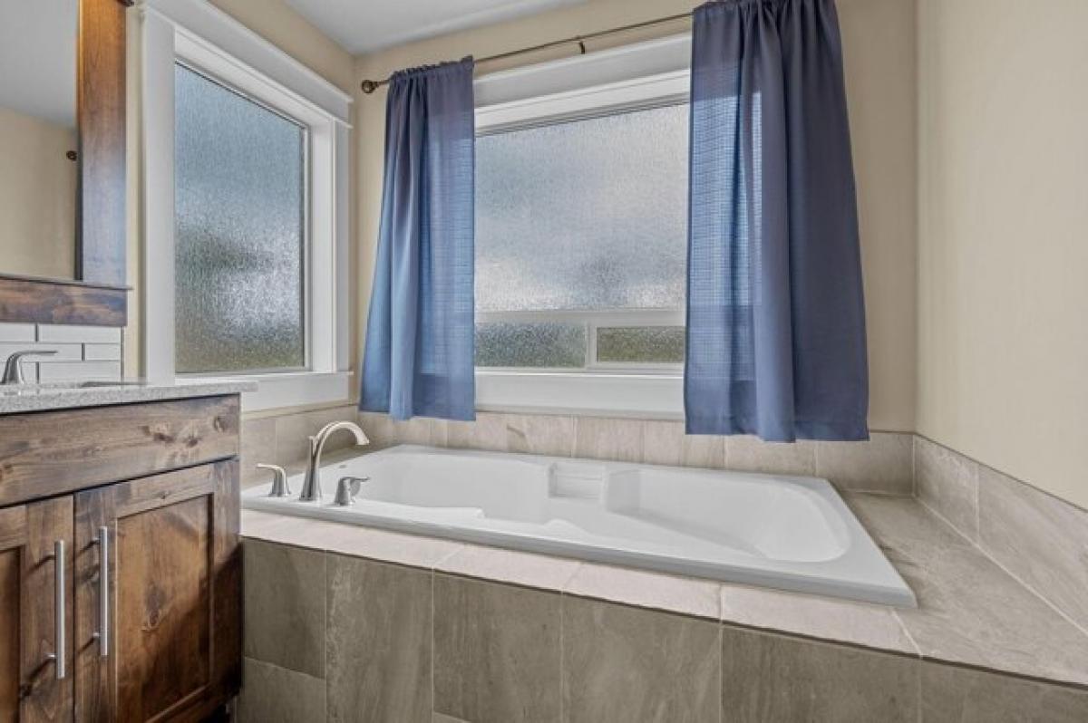 Picture of Home For Sale in Bend, Oregon, United States