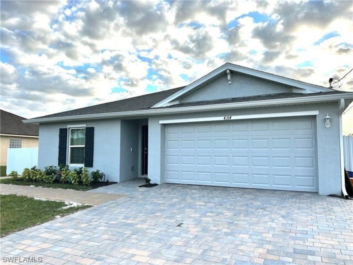 Picture of Home For Sale in Cape Coral, Florida, United States