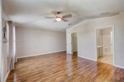 Home For Sale in Port Saint Lucie, Florida