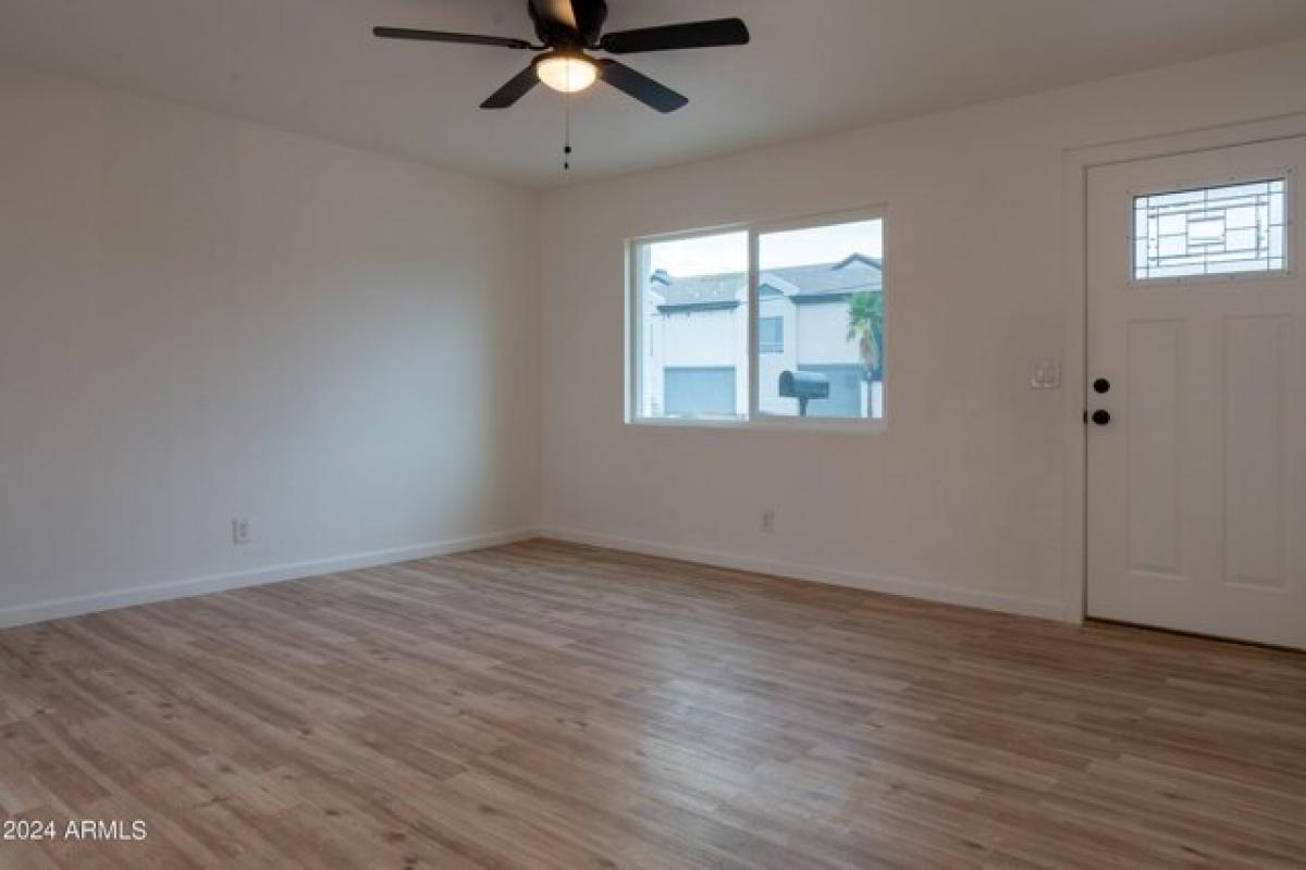 Picture of Home For Sale in Phoenix, Arizona, United States