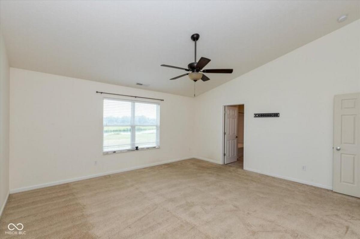 Picture of Home For Sale in Indianapolis, Indiana, United States