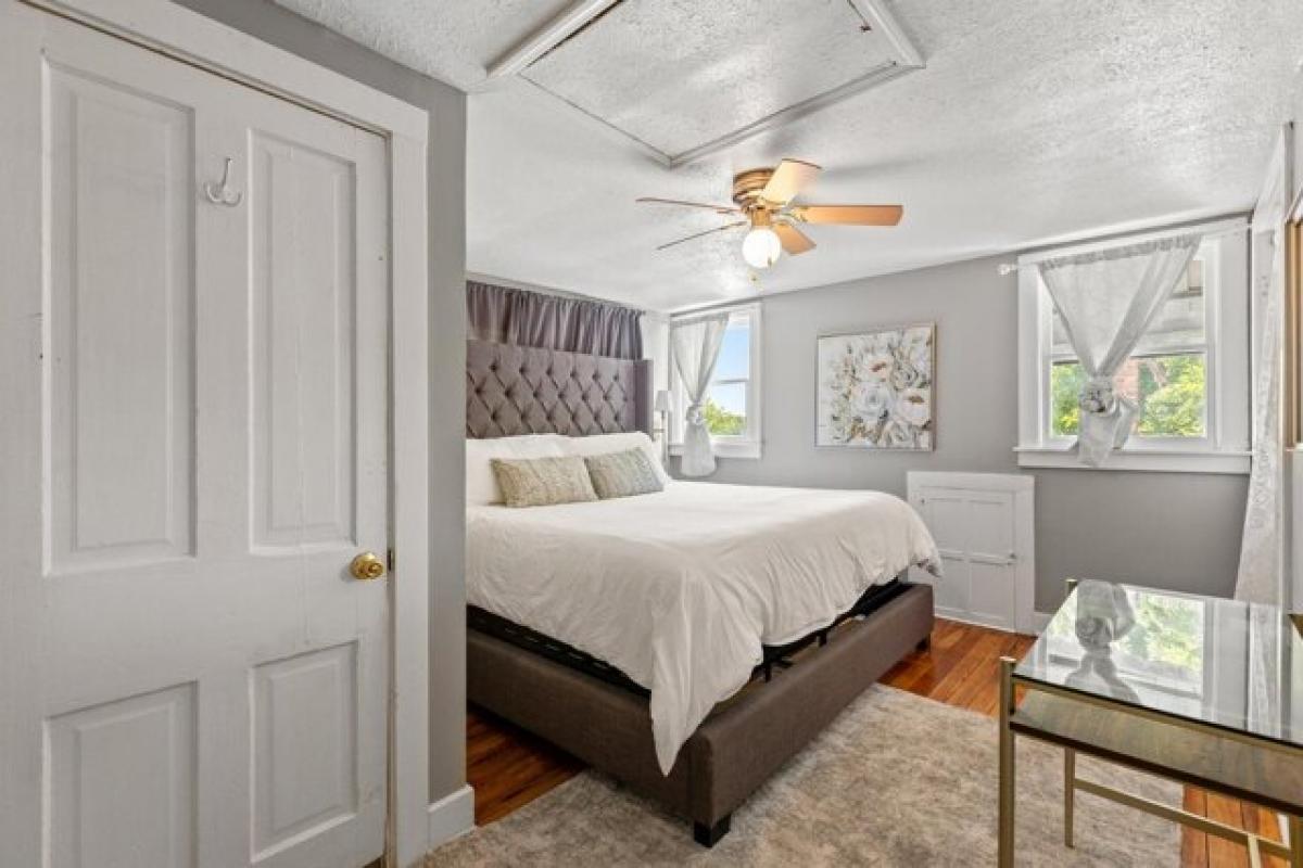 Picture of Home For Sale in Lexington, Kentucky, United States