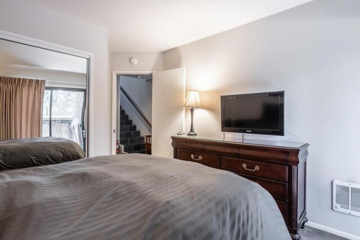 Picture of Home For Sale in Mammoth Lakes, California, United States