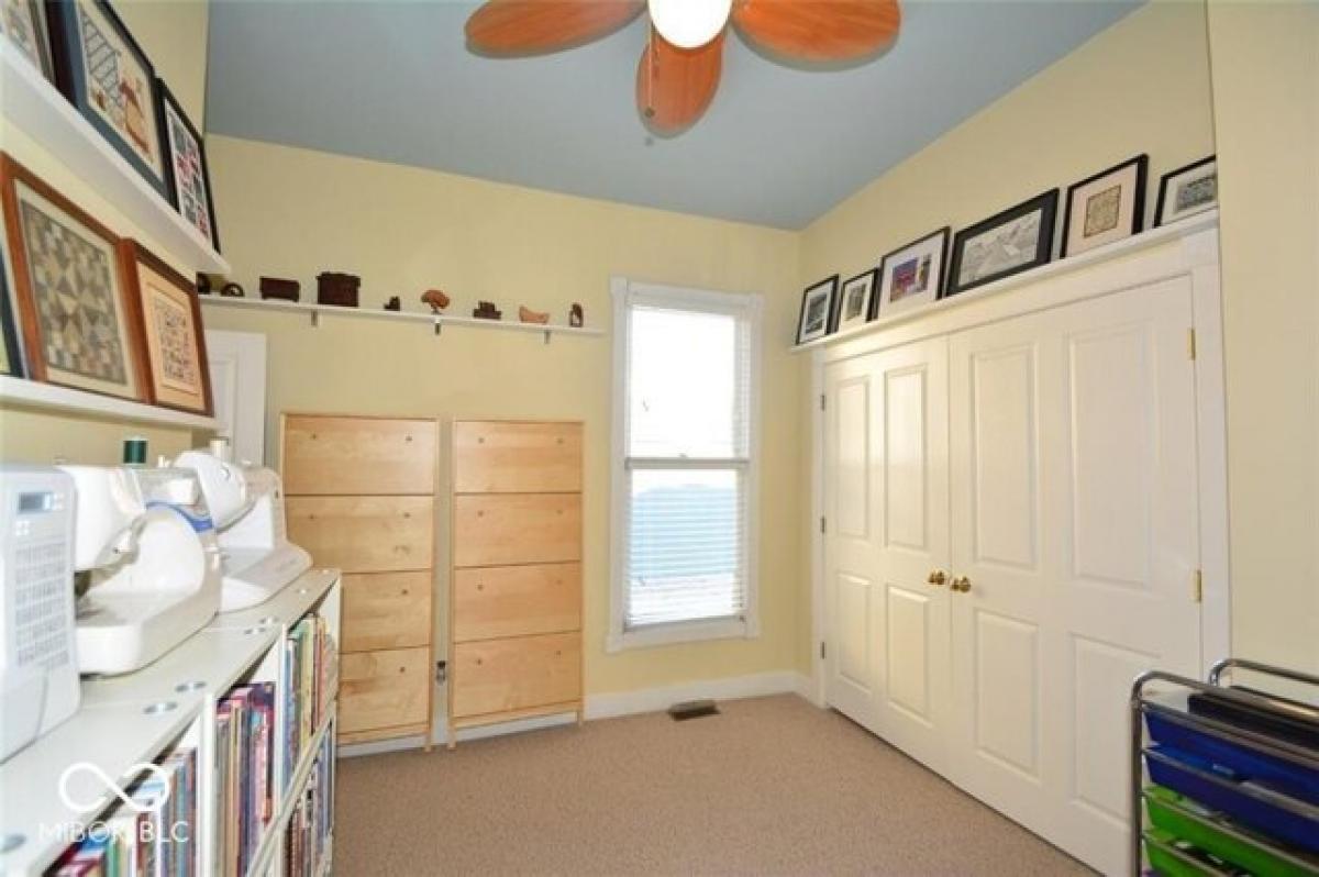 Picture of Home For Sale in Indianapolis, Indiana, United States