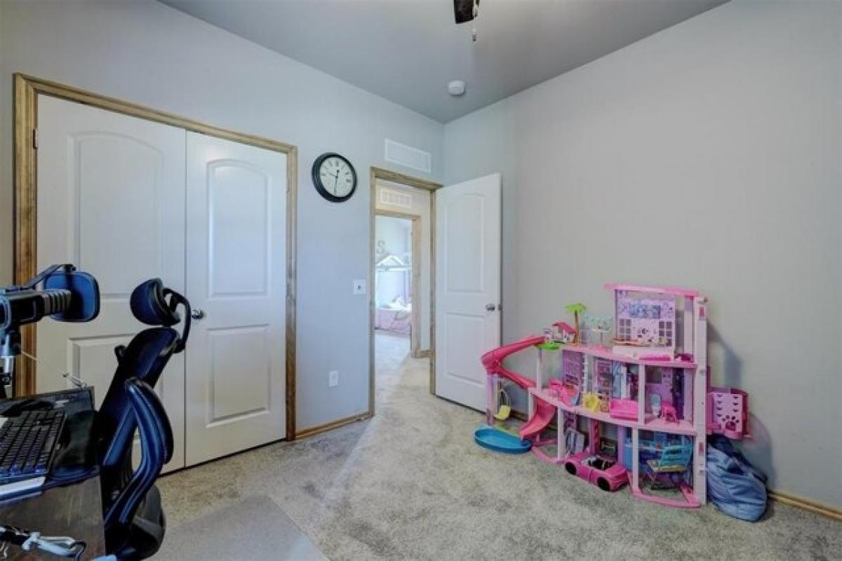 Picture of Home For Sale in Norman, Oklahoma, United States