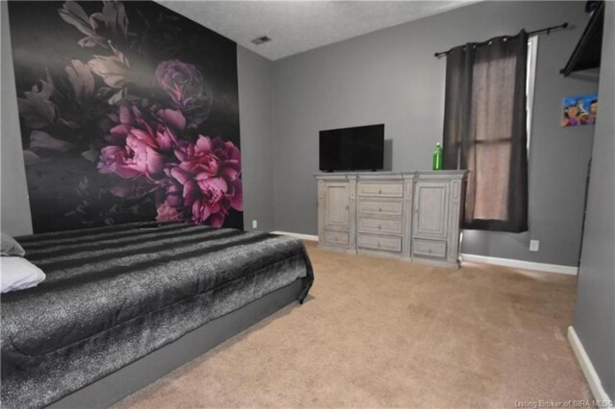 Picture of Home For Sale in New Albany, Indiana, United States