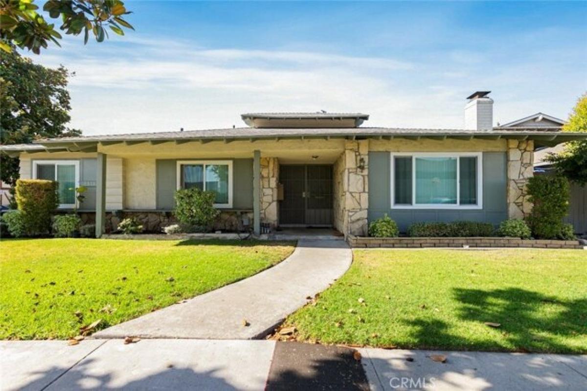 Picture of Home For Sale in Anaheim, California, United States