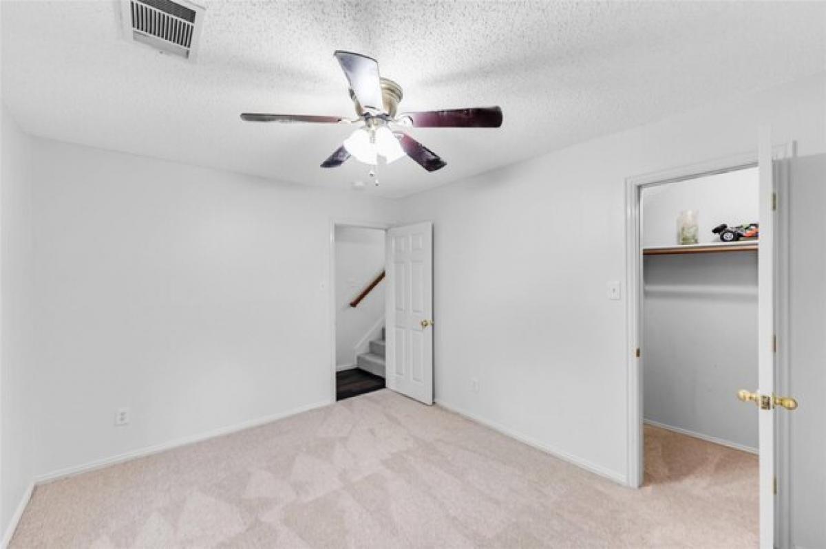 Picture of Home For Sale in Carrollton, Texas, United States