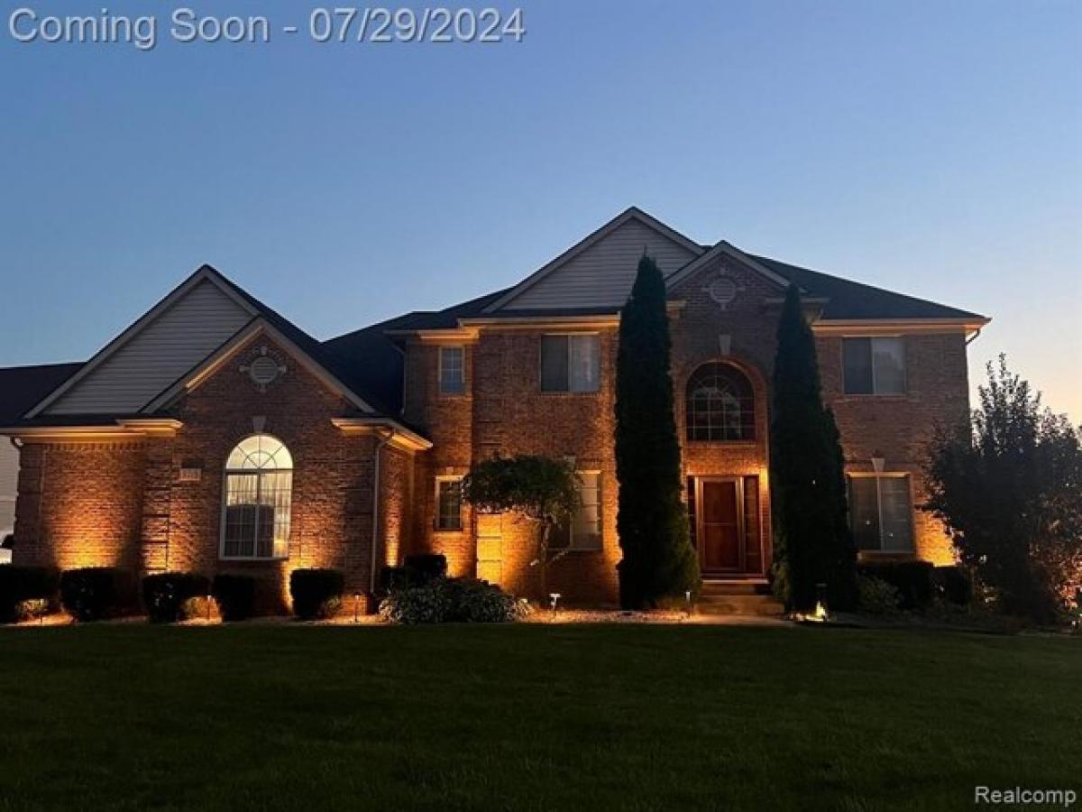 Picture of Home For Sale in Grand Blanc, Michigan, United States