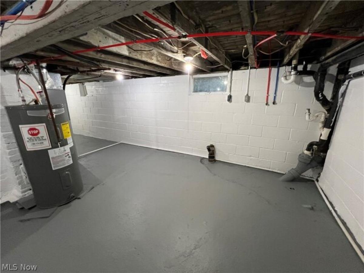 Picture of Home For Sale in Lorain, Ohio, United States