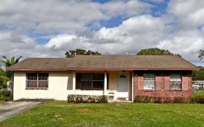 Home For Sale in Fort Pierce, Florida
