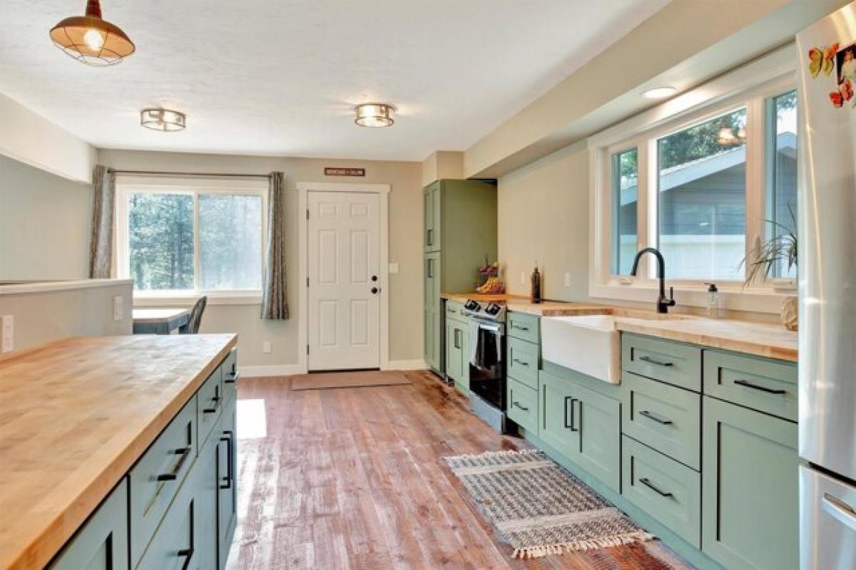 Picture of Home For Sale in Missoula, Montana, United States