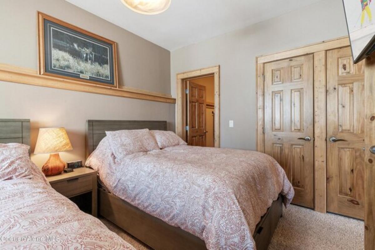 Picture of Home For Sale in Sandpoint, Idaho, United States