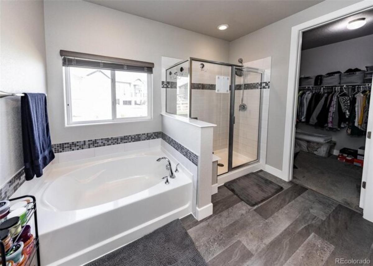 Picture of Home For Sale in Colorado Springs, Colorado, United States