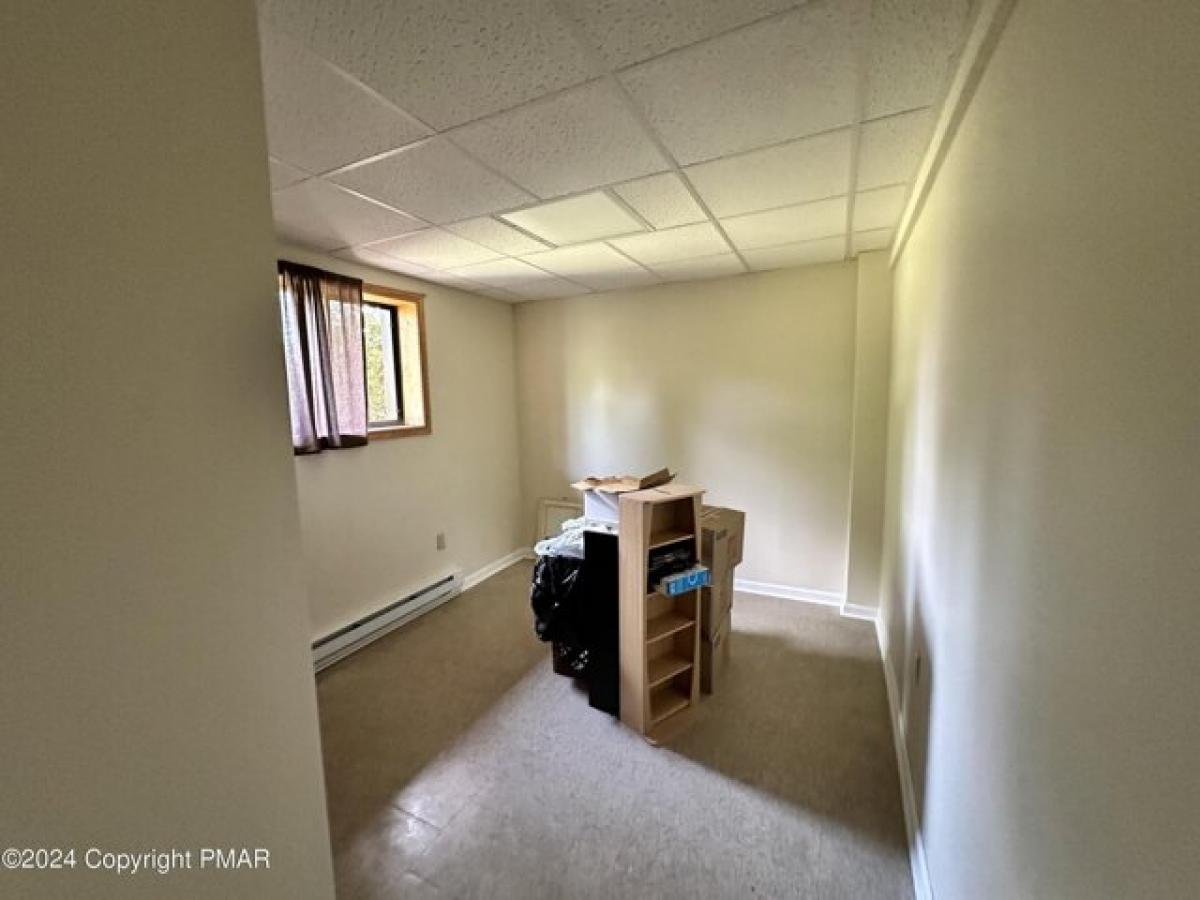 Picture of Home For Sale in Tobyhanna, Pennsylvania, United States