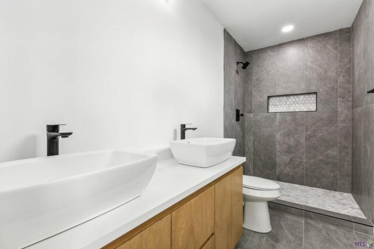 Picture of Home For Sale in Baton Rouge, Louisiana, United States