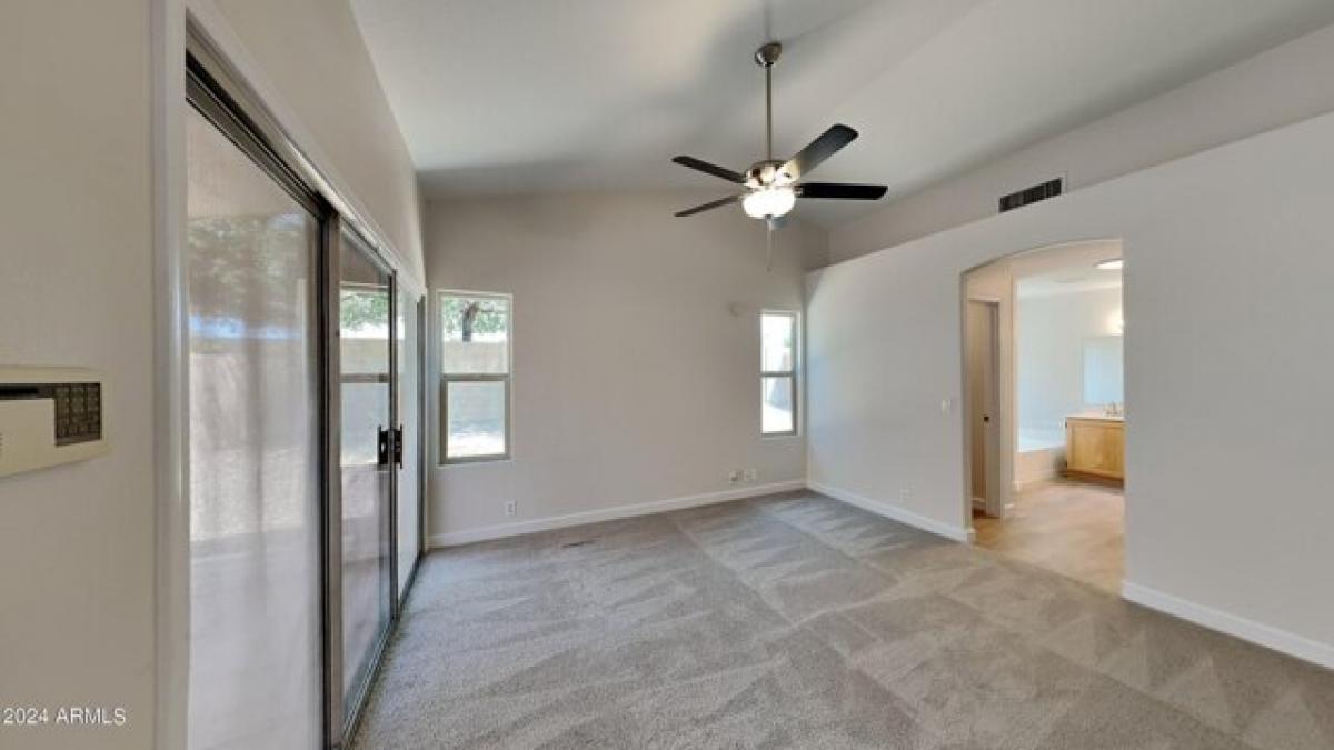 Picture of Home For Sale in Glendale, Arizona, United States