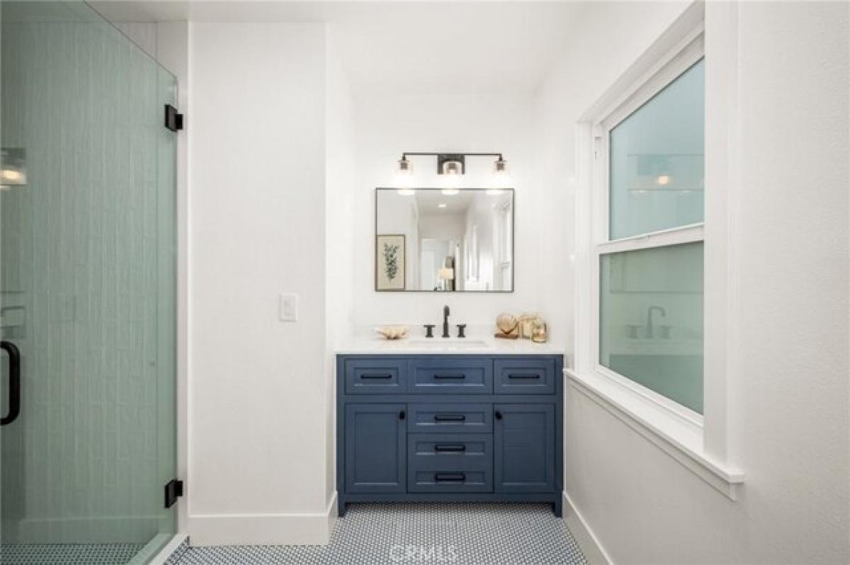 Picture of Home For Sale in Newport Beach, California, United States