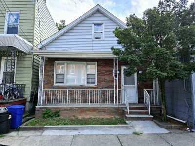 Home For Sale in Bayonne, New Jersey