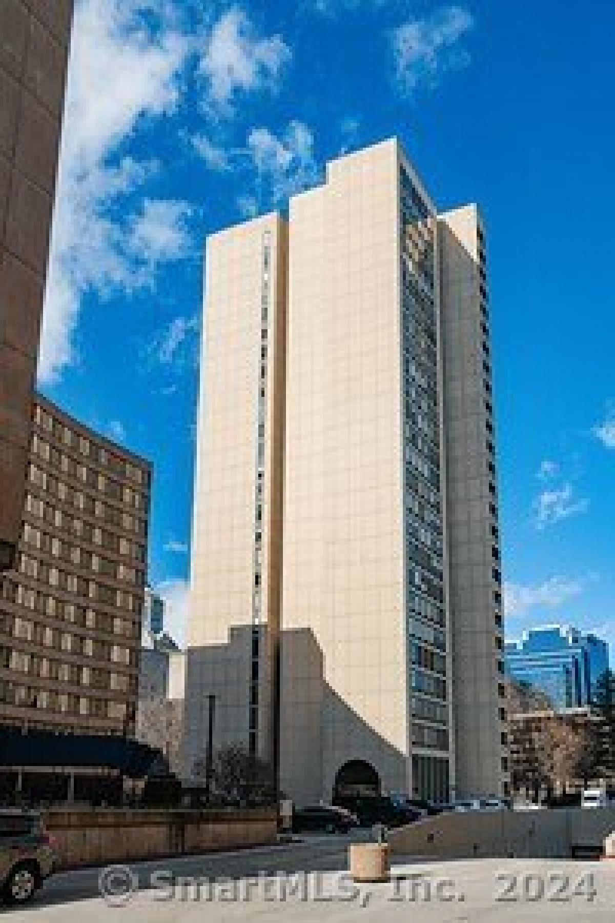 Picture of Home For Sale in Hartford, Connecticut, United States