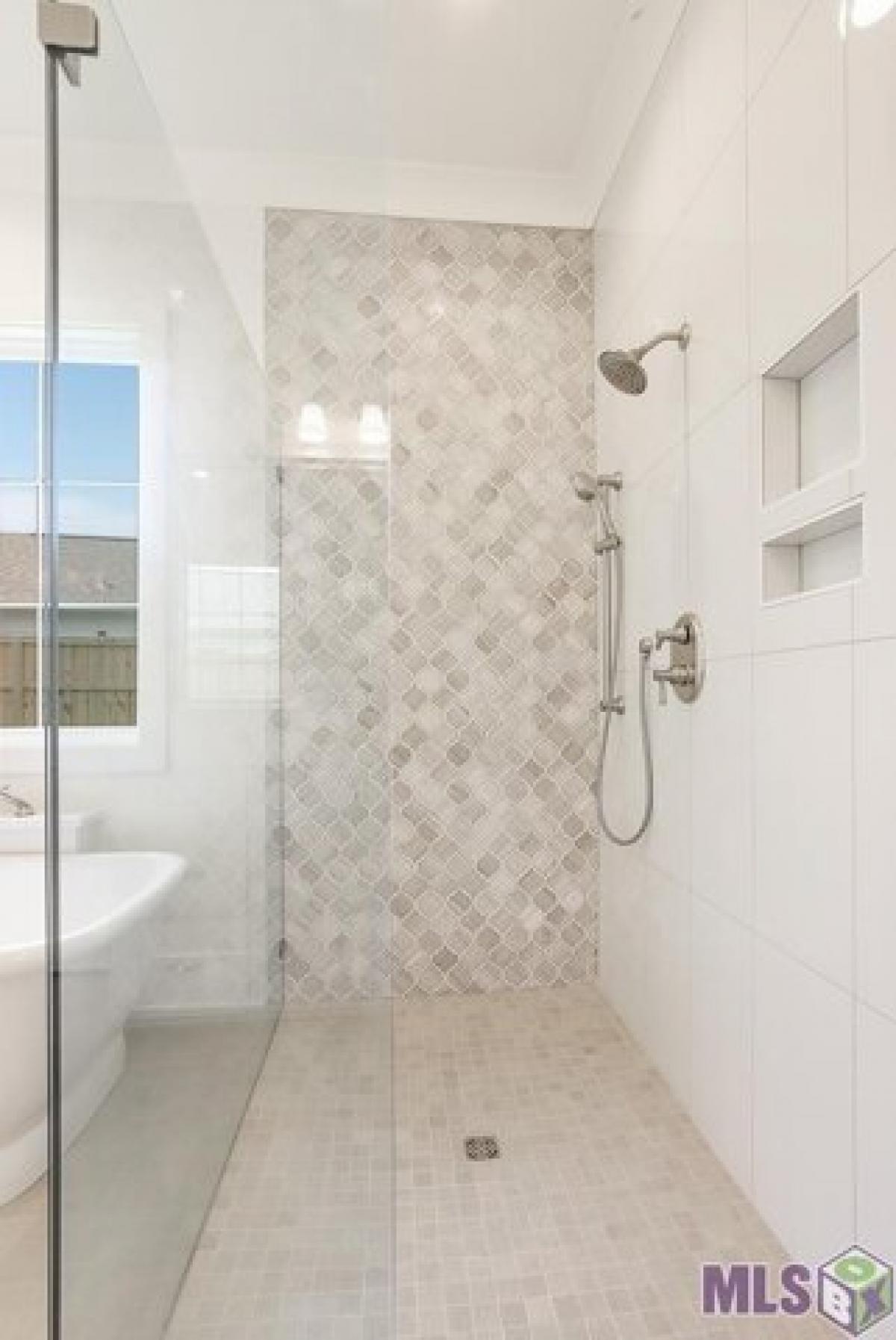 Picture of Home For Sale in Baton Rouge, Louisiana, United States