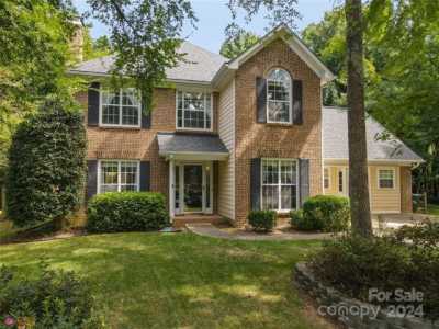 Home For Sale in Matthews, North Carolina