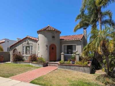 Home For Sale in Oceanside, California