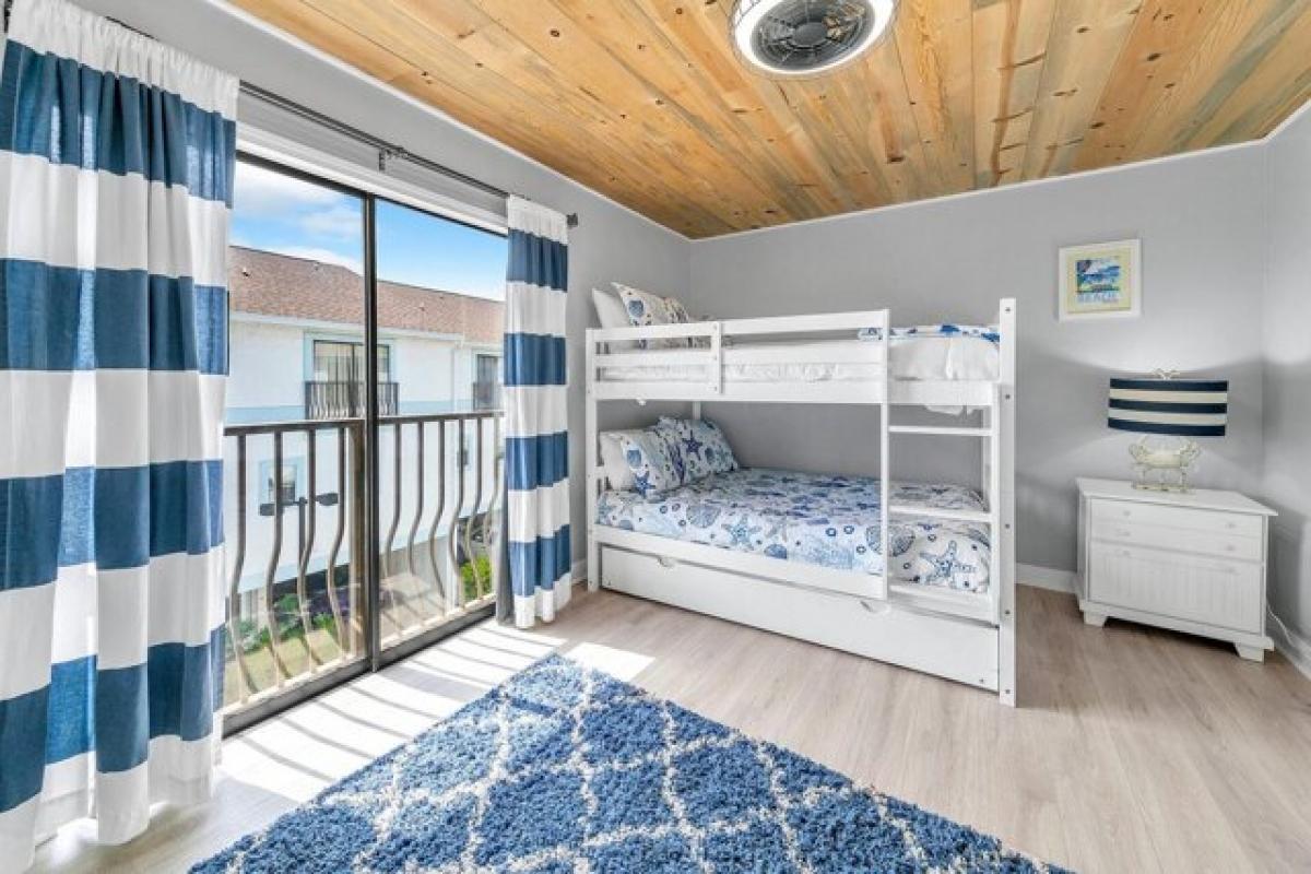 Picture of Home For Sale in Miramar Beach, Florida, United States