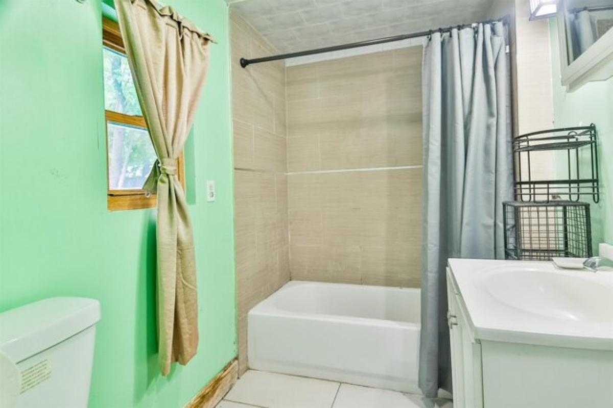 Picture of Home For Sale in Rockford, Illinois, United States