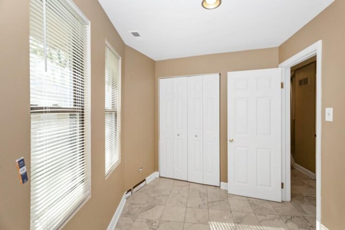 Picture of Home For Sale in Palatine, Illinois, United States