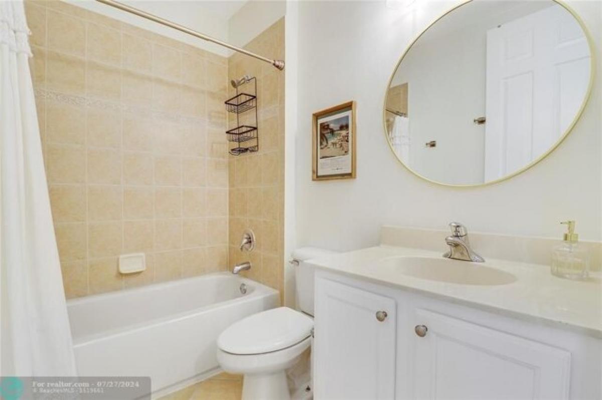 Picture of Home For Sale in West Palm Beach, Florida, United States