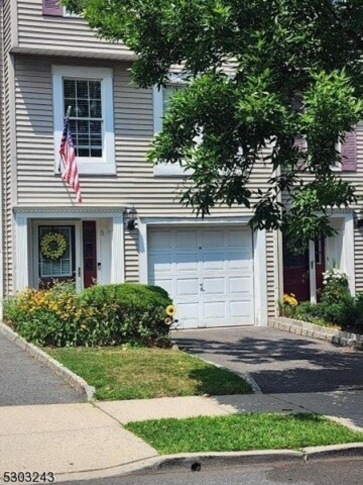 Picture of Home For Sale in Newark, New Jersey, United States