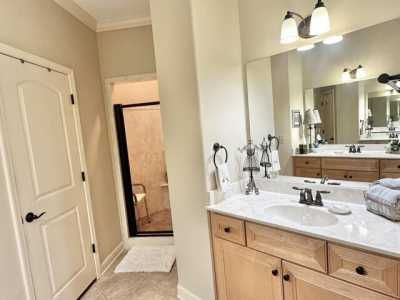 Home For Sale in Oakland, Tennessee