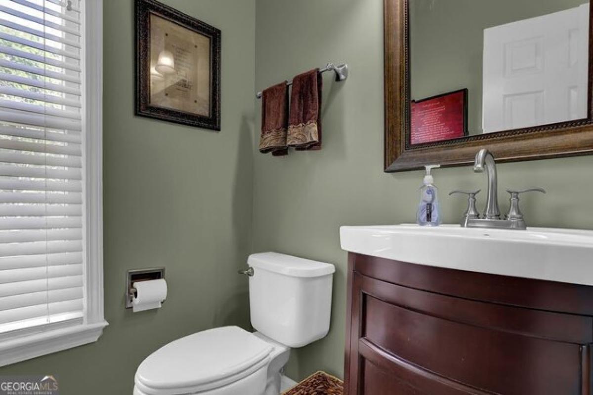 Picture of Home For Sale in Alpharetta, Georgia, United States