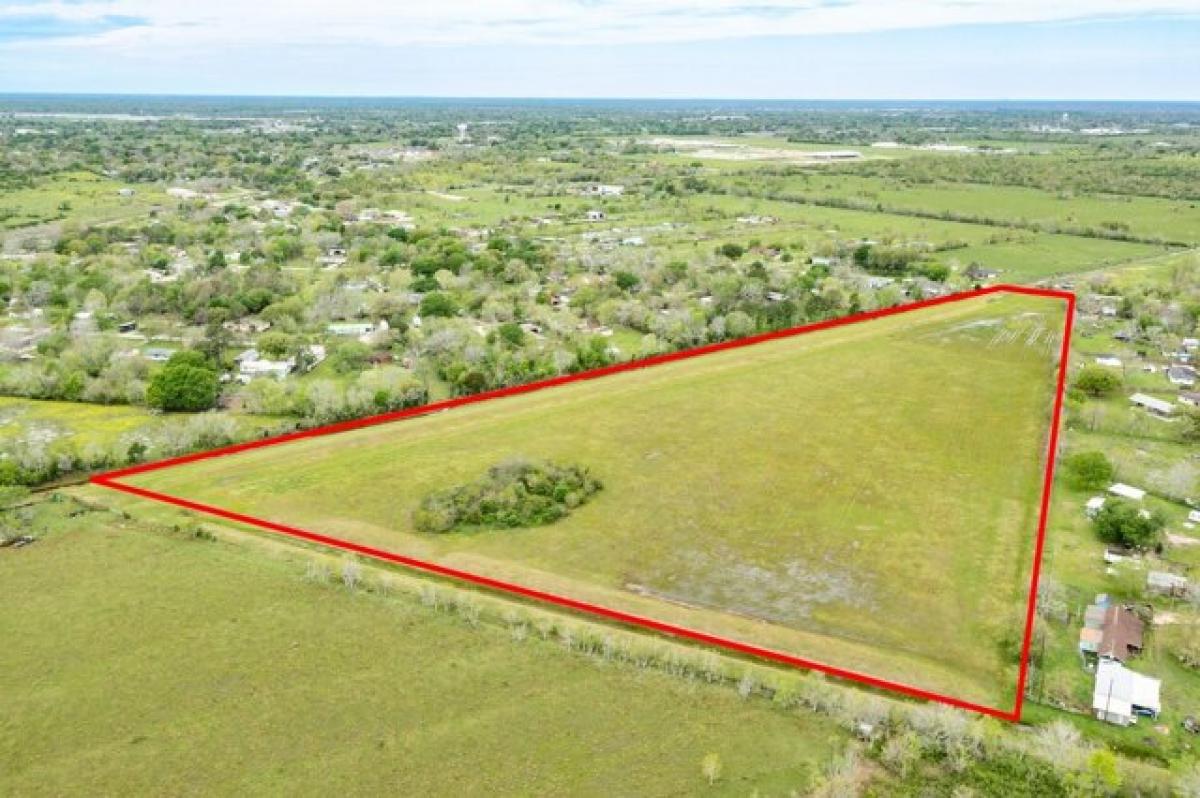 Picture of Residential Land For Sale in Angleton, Texas, United States