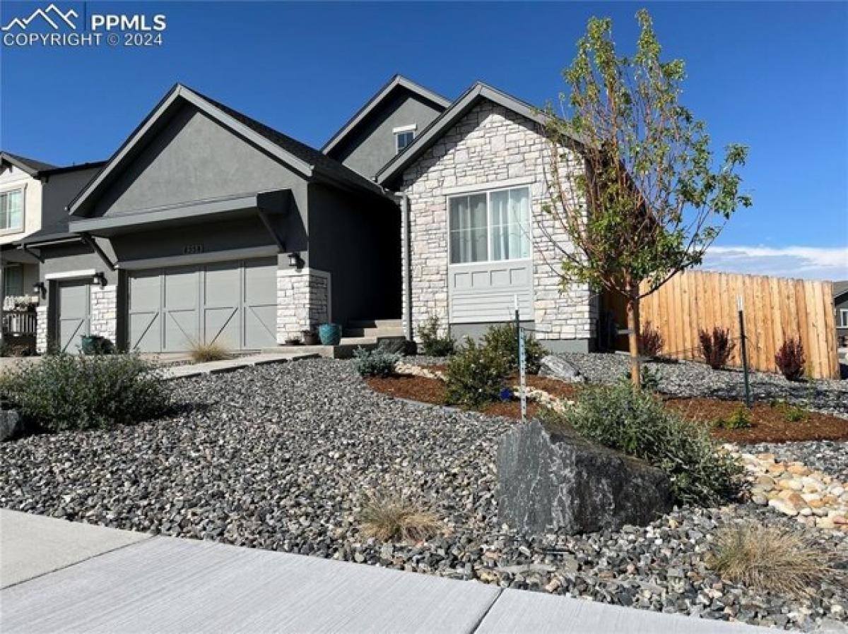 Picture of Home For Sale in Colorado Springs, Colorado, United States