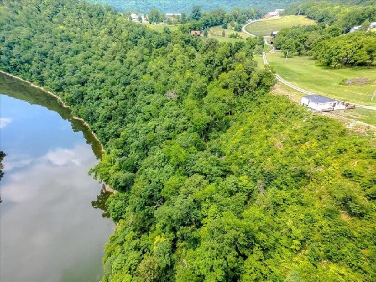 Picture of Home For Sale in Frankfort, Kentucky, United States
