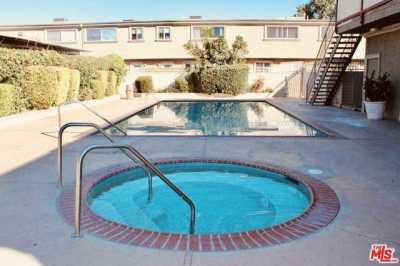 Home For Rent in Winnetka, California