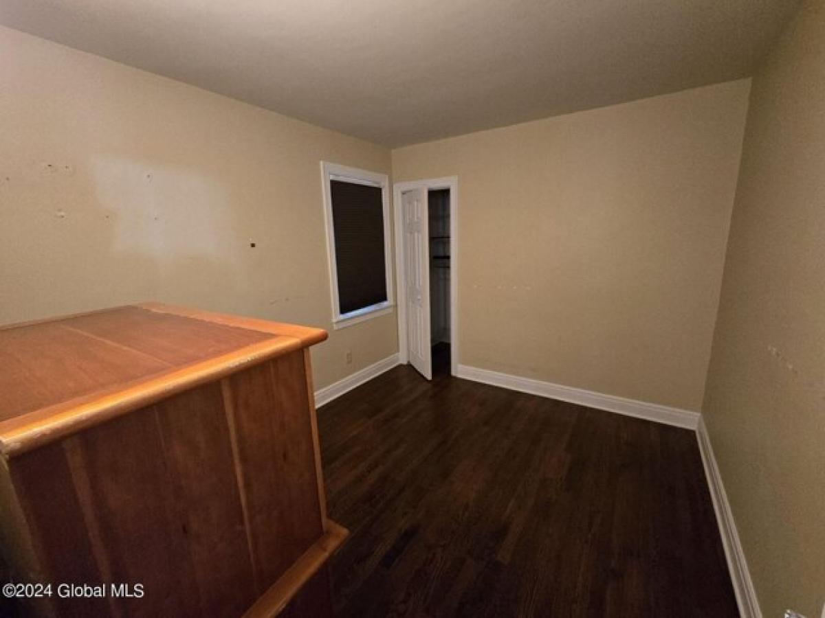 Picture of Home For Sale in Schenectady, New York, United States