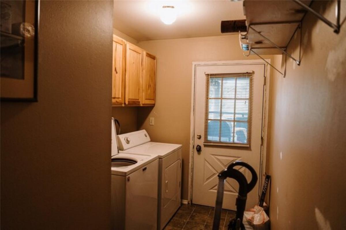 Picture of Home For Sale in Kalispell, Montana, United States