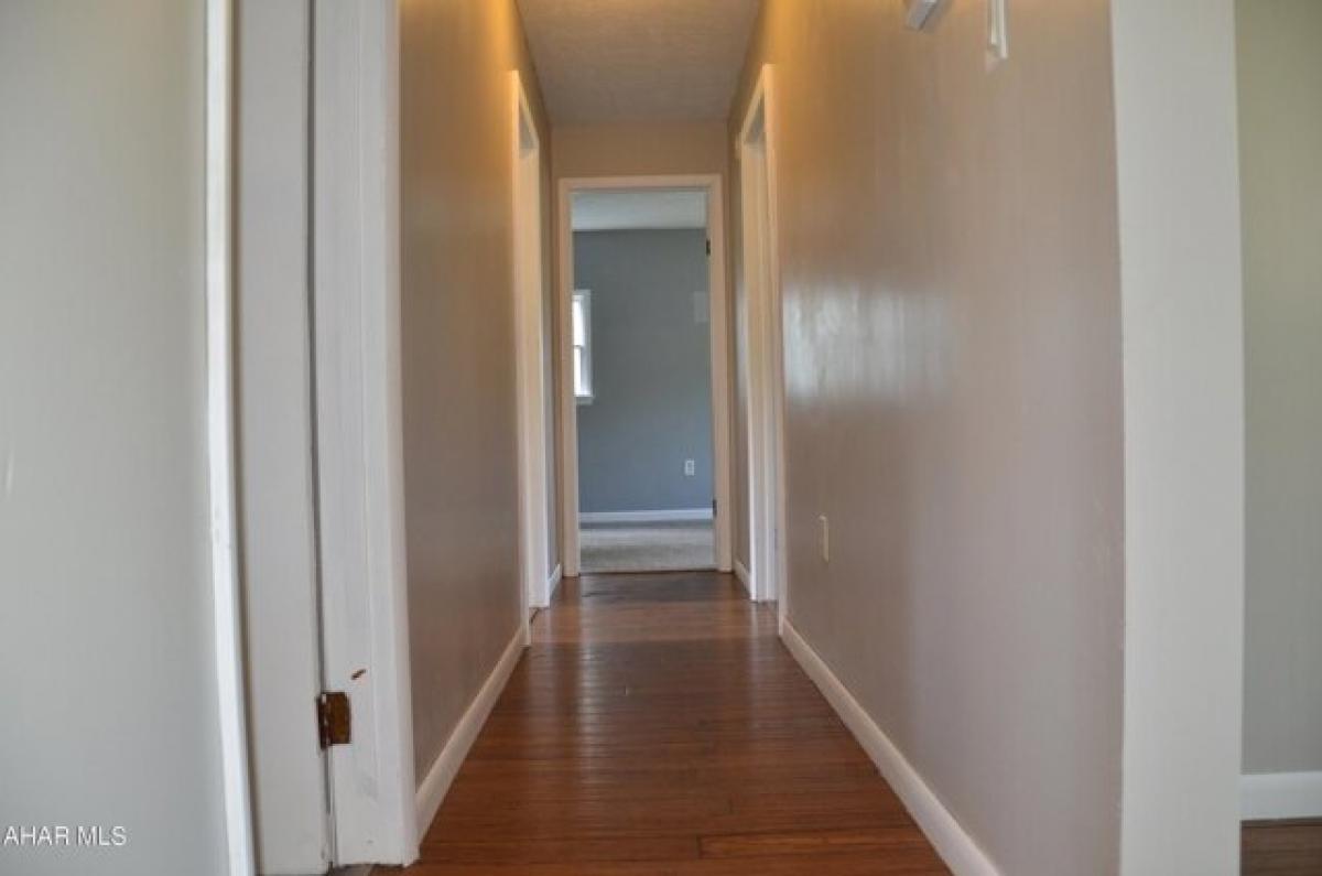 Picture of Home For Sale in Altoona, Pennsylvania, United States