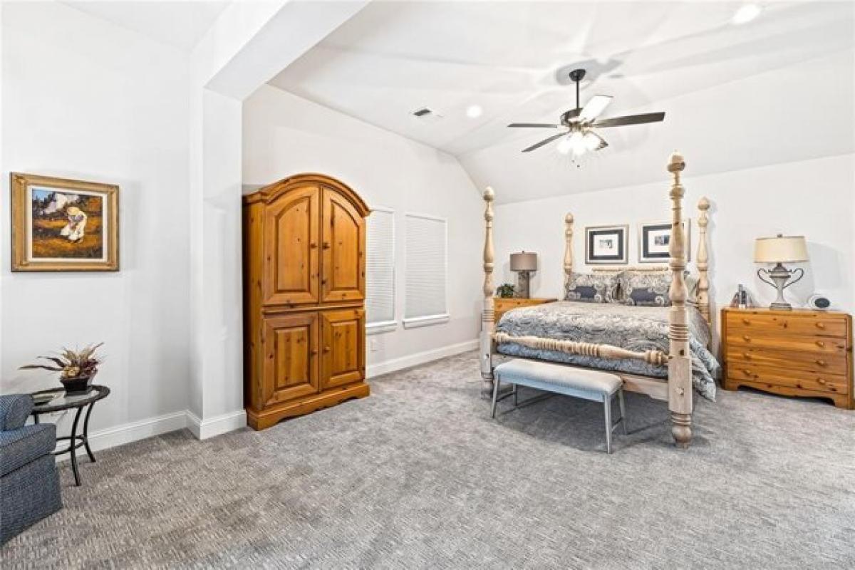 Picture of Home For Sale in Edmond, Oklahoma, United States