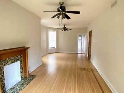 Home For Rent in Chicago, Illinois