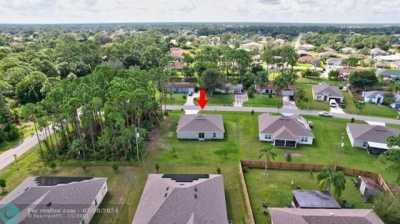 Home For Sale in Port Saint Lucie, Florida