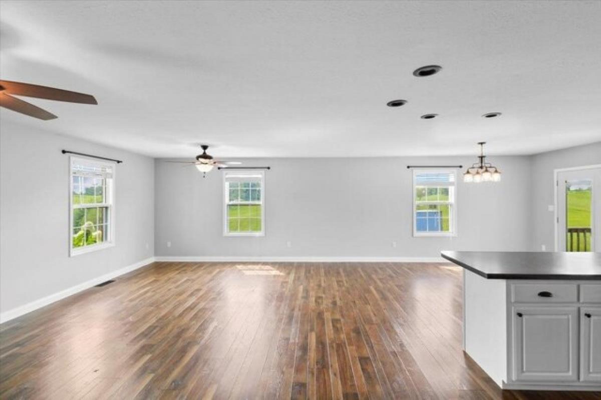 Picture of Home For Sale in Bowling Green, Kentucky, United States