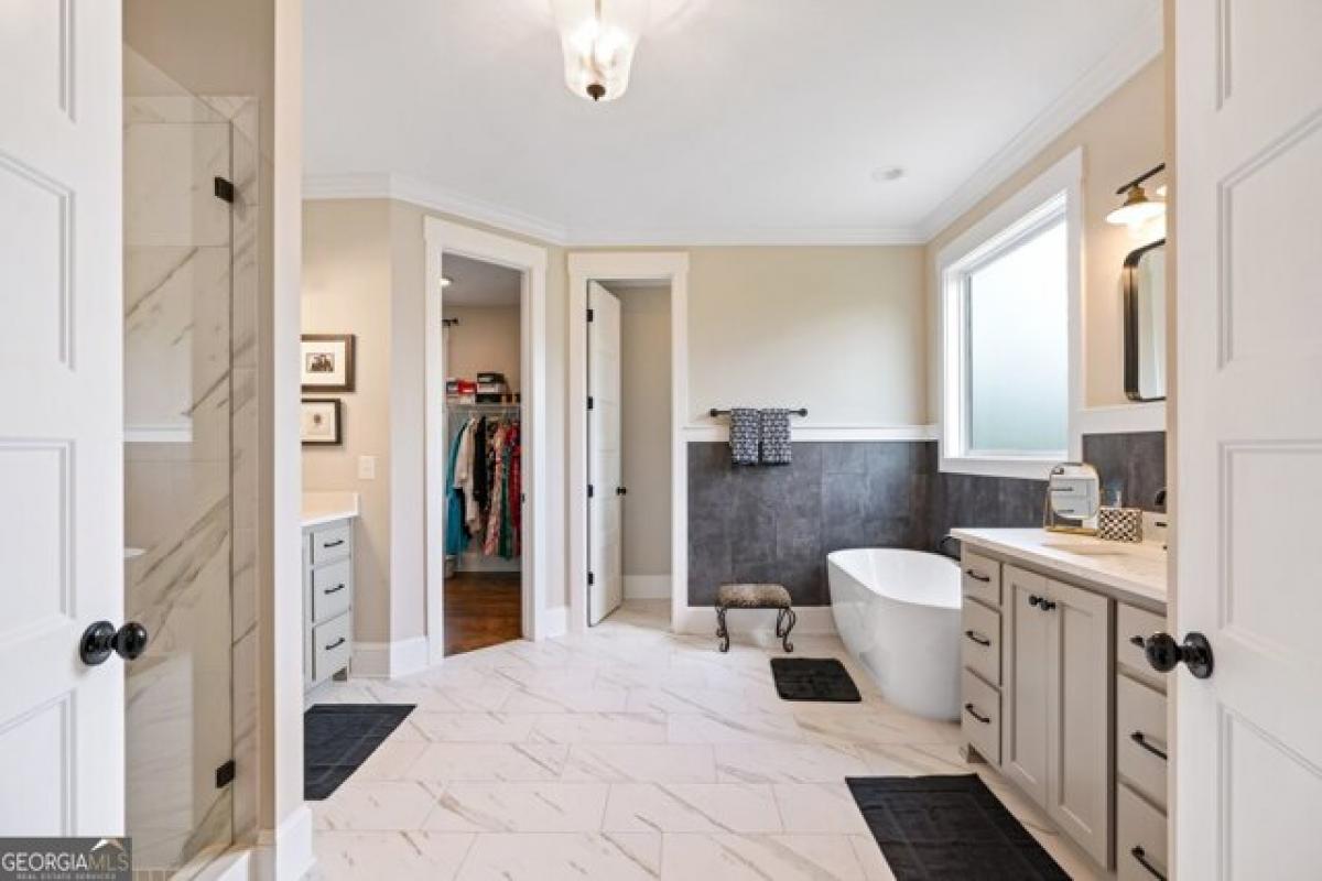 Picture of Home For Sale in Newnan, Georgia, United States