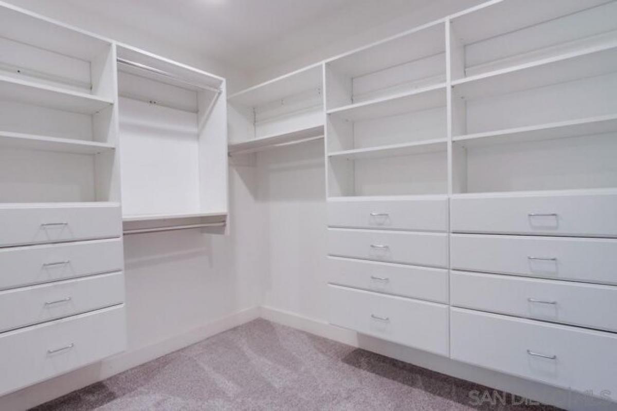 Picture of Home For Sale in Escondido, California, United States