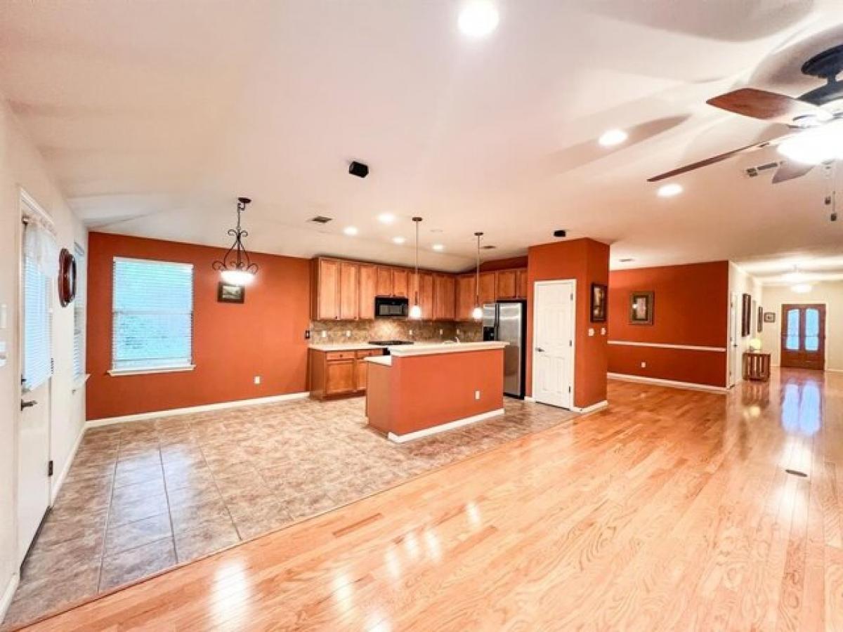 Picture of Home For Sale in Austin, Texas, United States