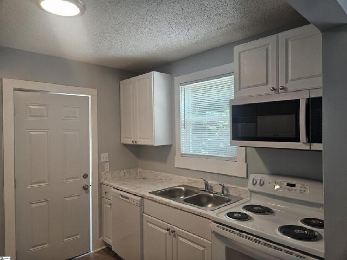 Picture of Home For Sale in Greenville, South Carolina, United States