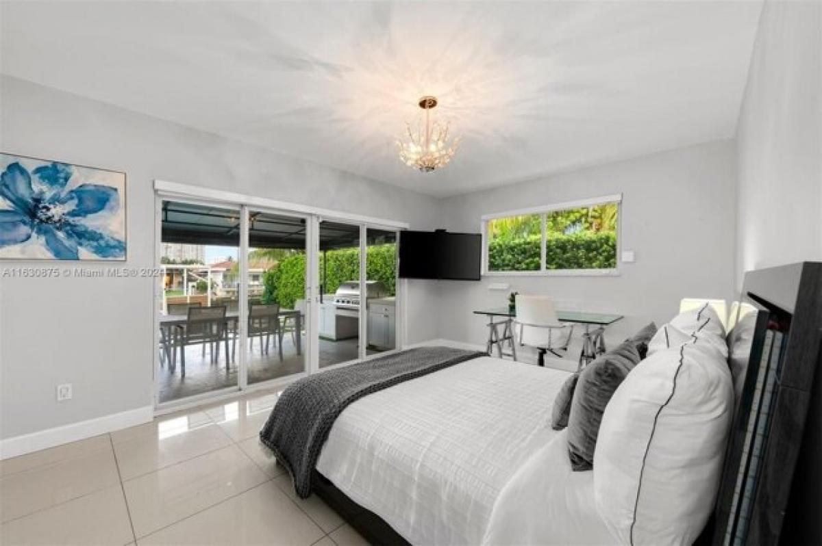 Picture of Home For Sale in North Miami Beach, Florida, United States